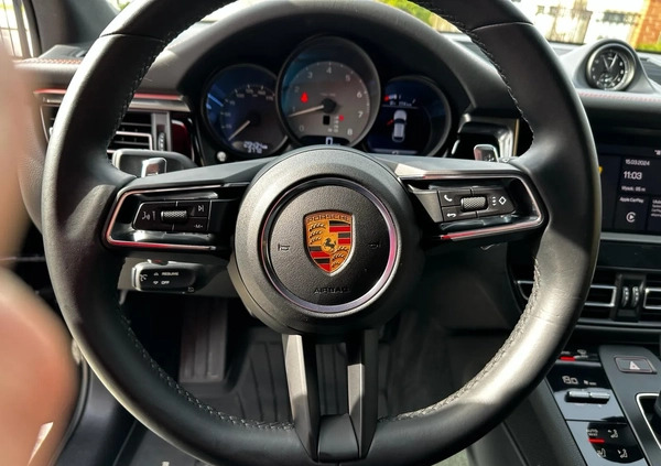 Porsche Macan cena 329000 przebieg: 32000, rok produkcji 2022 z Warszawa małe 352